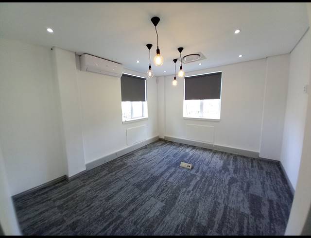 2,415M² OFFICE TO LET IN BRYANSTON